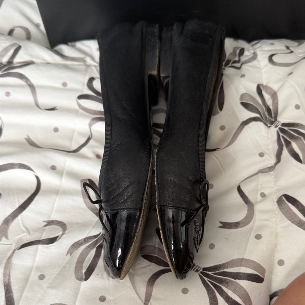 CHANEL Black Leather Cap-Toe Bow Ballet Flats - Picture 5 of 13